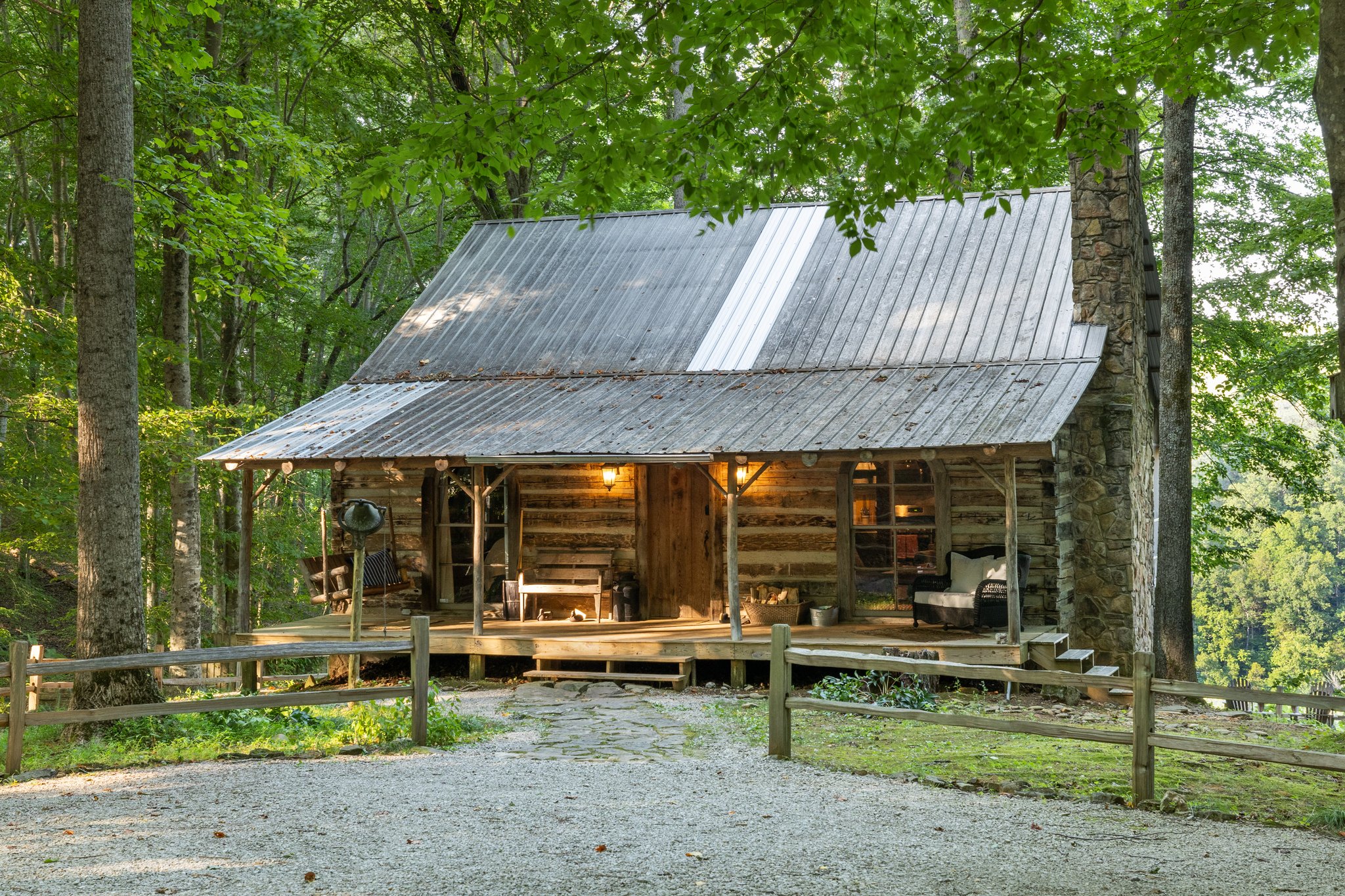 Cabins + Treehouse on 50ac Hot Tub/Sauna/PettingZoo
